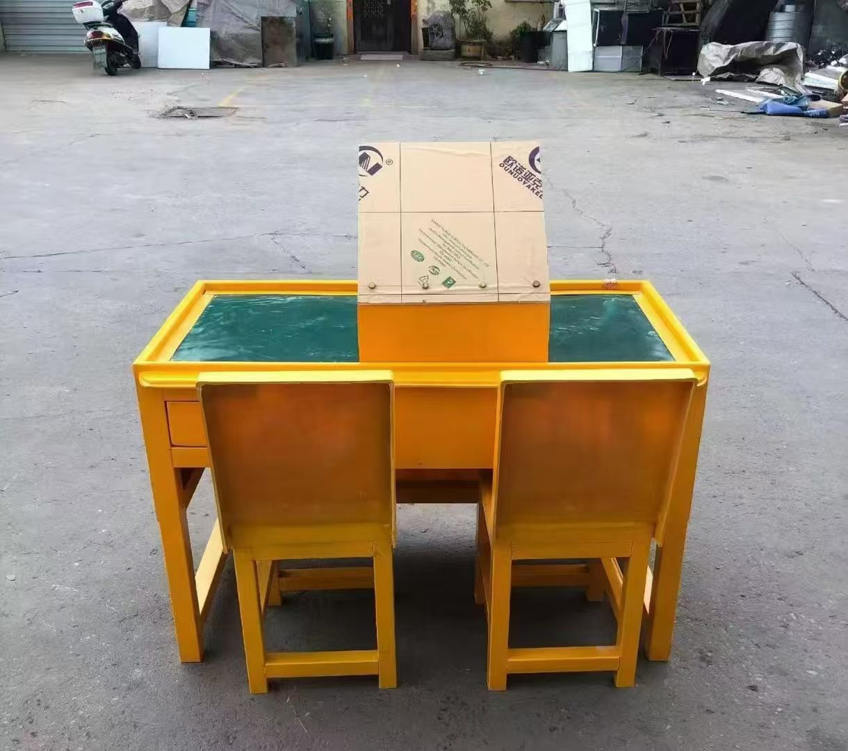 万州防静电导通桌井下煤矿火工品发放桌：危险品流转的安全守护者